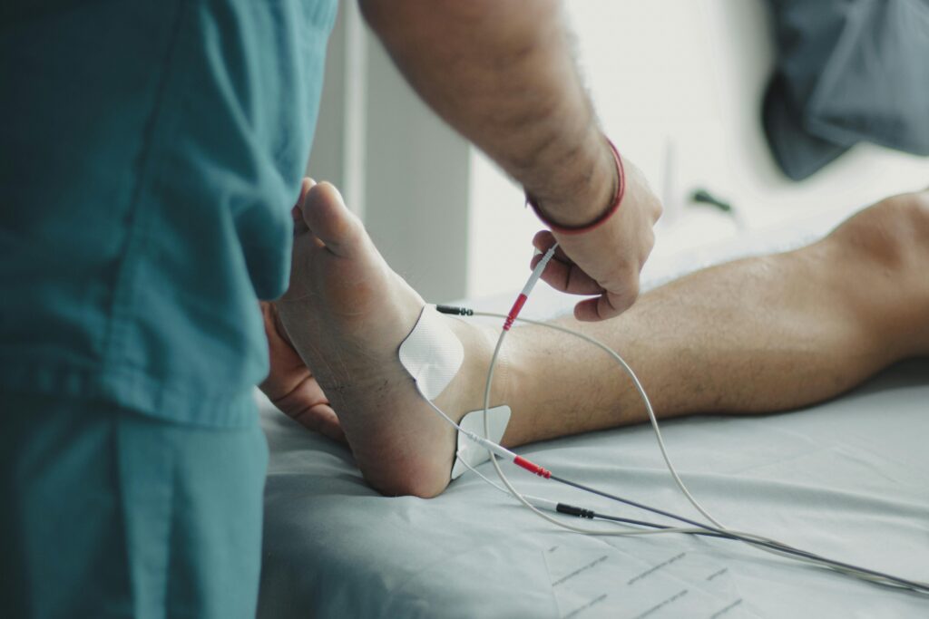 4 tecnologías en fisioterapia que aceleran la recuperación: electroterapia, ultrasonido y más