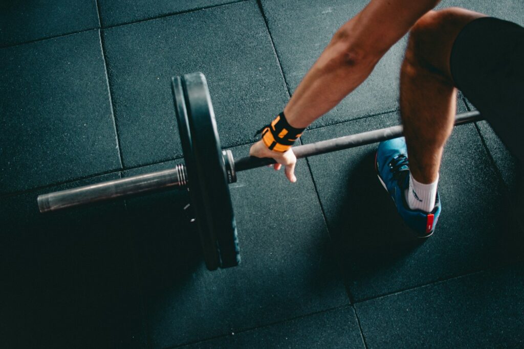 Propósitos de año nuevo: cómo evitar lesiones deportivas si vuelves al entrenamiento en enero (2026)
